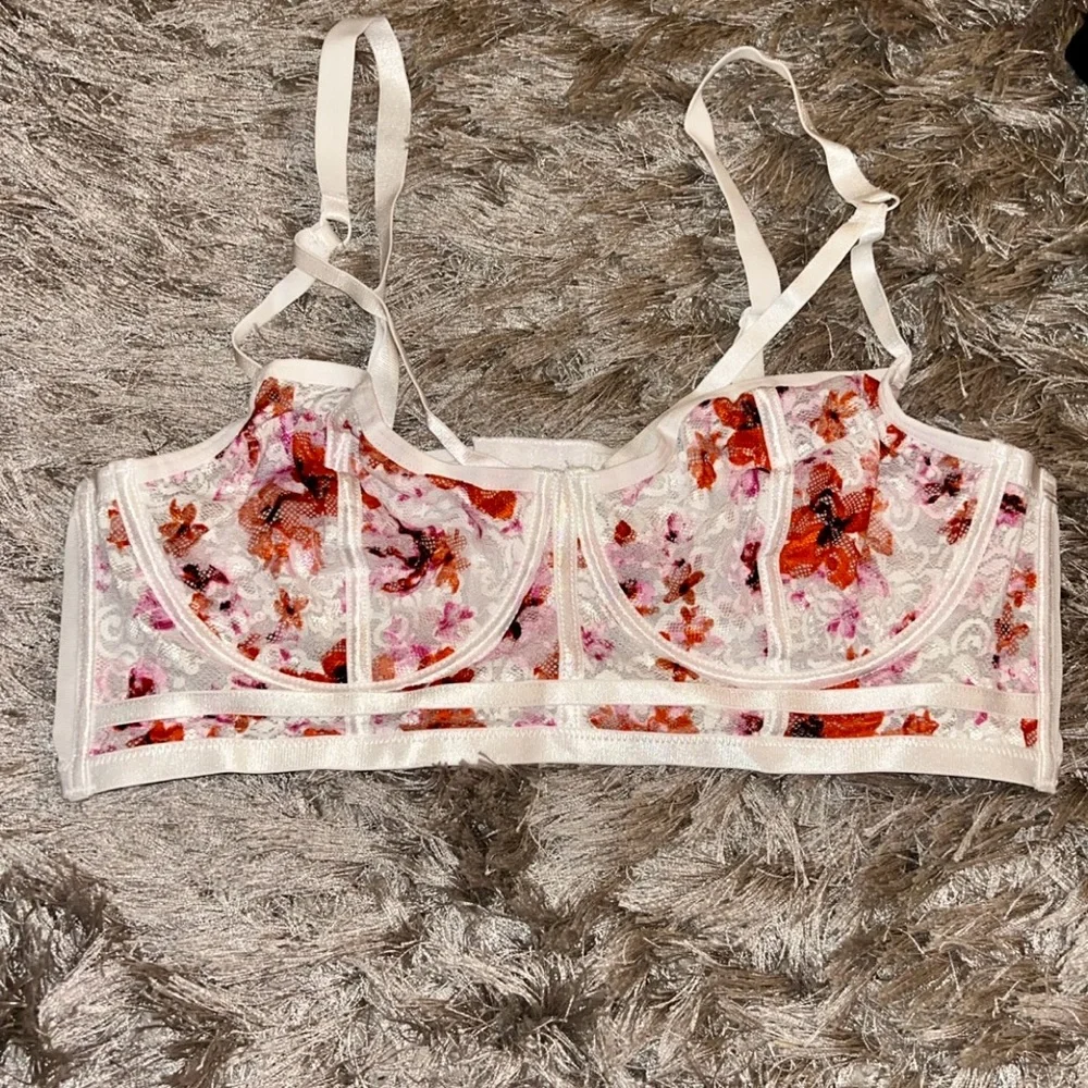 Torrid - Picture 1 of 3